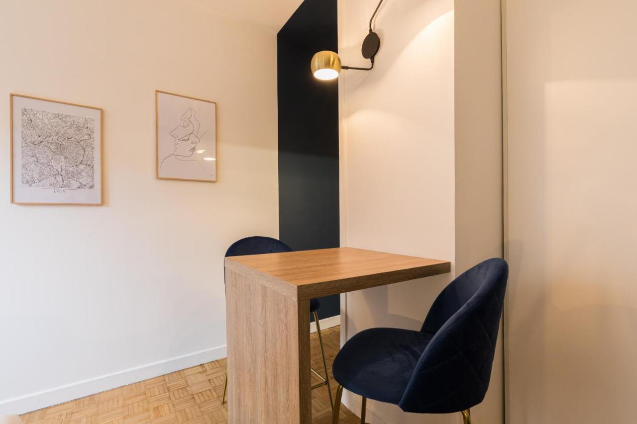 Appartamento Dify Charme - Bord Du Rhone Lione Esterno foto